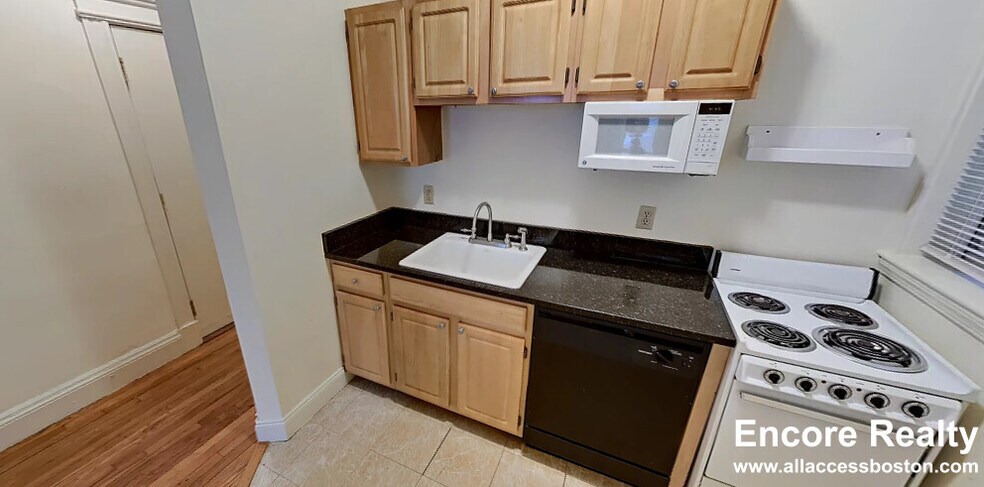 Building Photo - 195 Park Dr