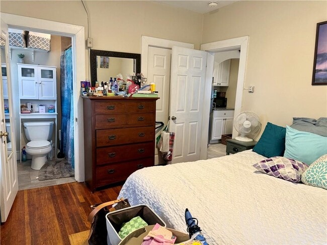 Building Photo - 157 Smith St