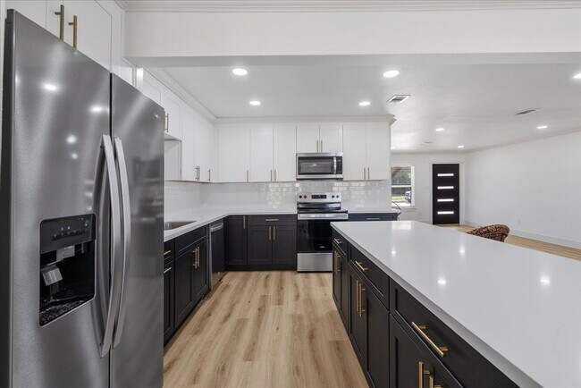 Building Photo - 5219 Cosby St