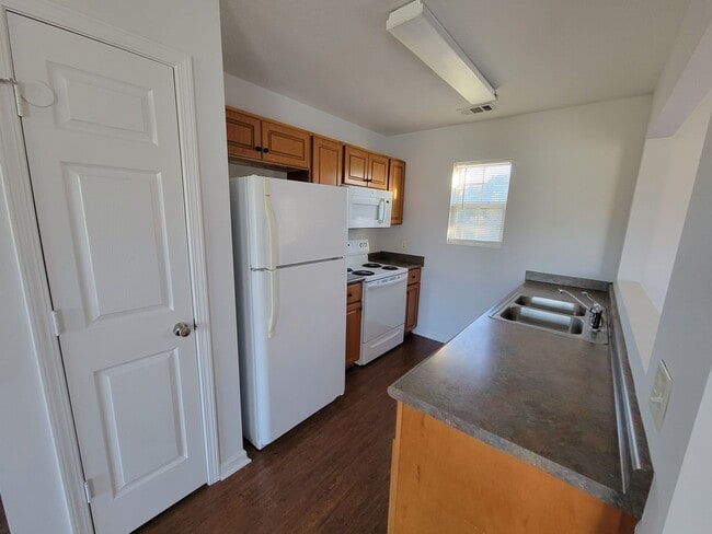 Building Photo - 6446 Swallowtail Dr