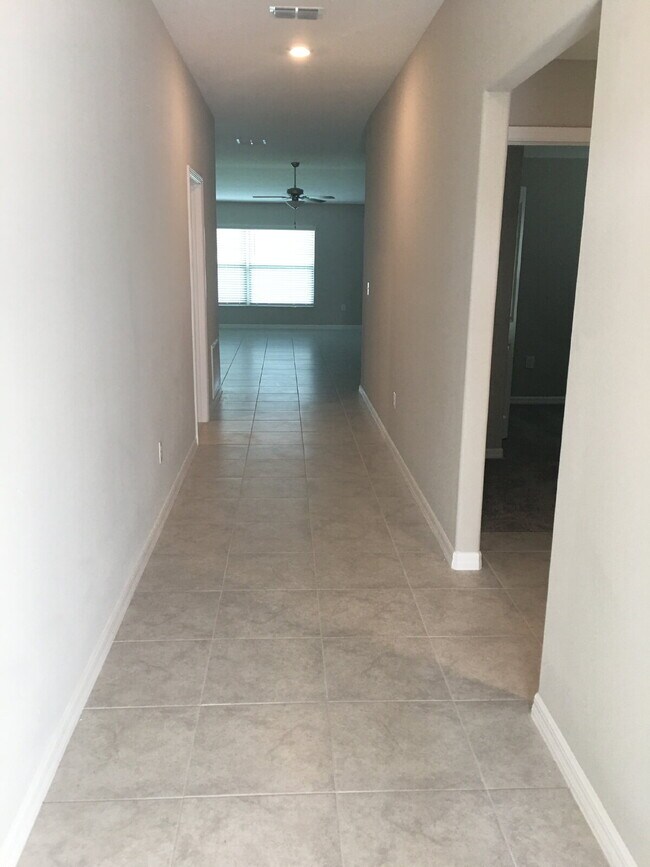 Building Photo - 3805 Romano Busciglio St
