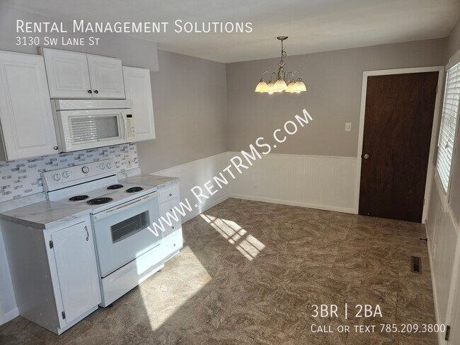 Building Photo - 3130 SW Lane St