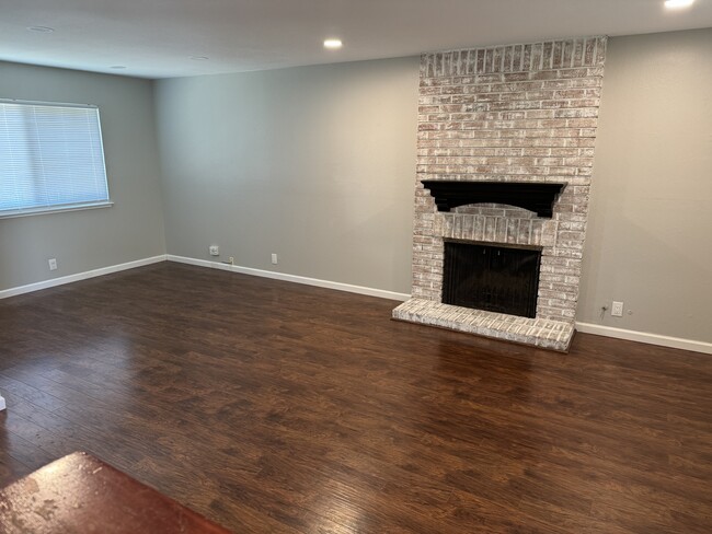 Building Photo - 4825 Rockland Way