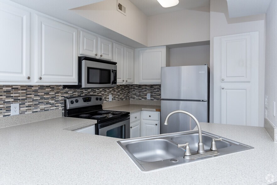 Branch Creek Apartments 2250 Marsh Ln Carrollton TX 75006 Apartment