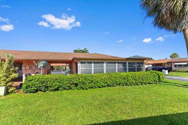 Building Photo - 357 Flamingo Ln