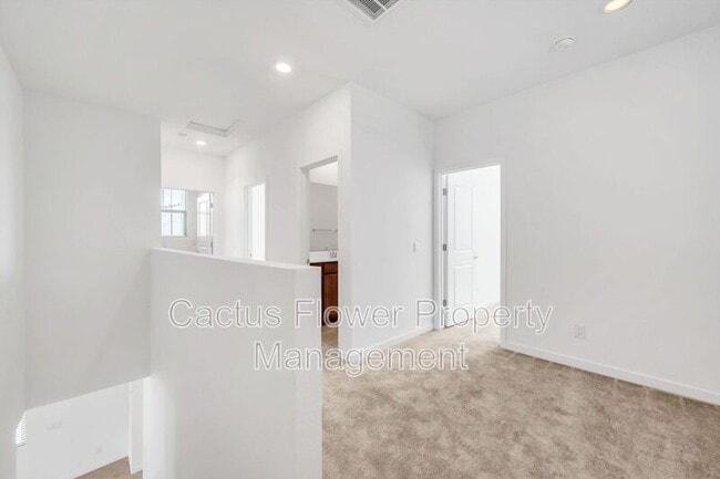 Building Photo - 9850 E Tamery Ave