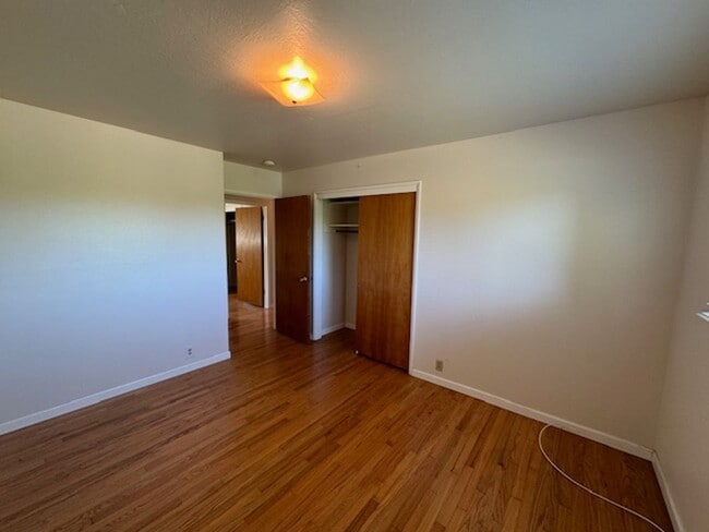 Building Photo - Beautiful 3 Bedroom, 1.5 Bath Home Available Soon!