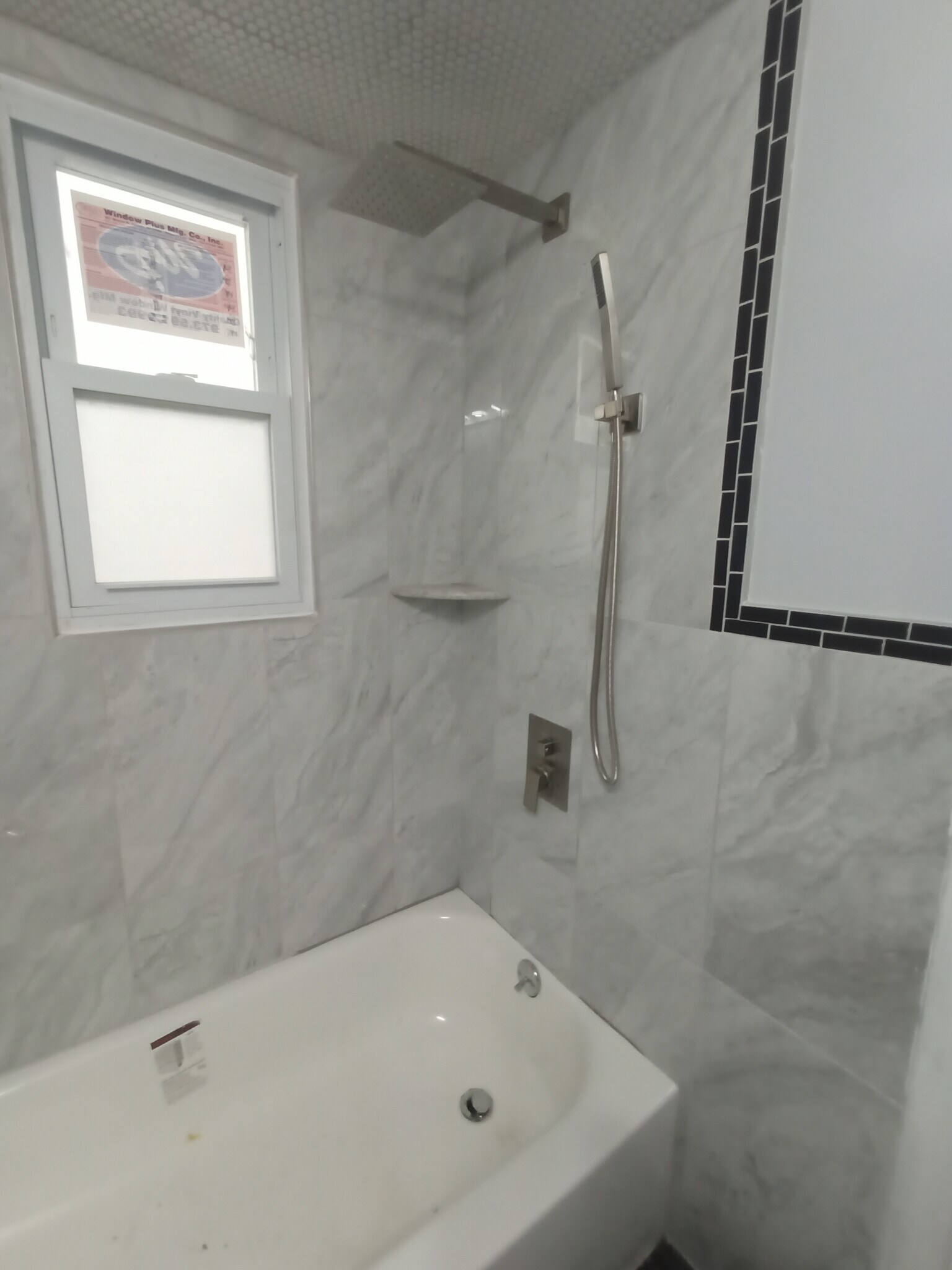 Shower - 26 Caroline Ave