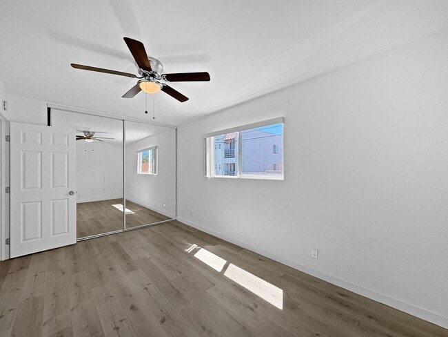 Building Photo - Bright & Modern 2B/1BA Upstairs Unit in th...