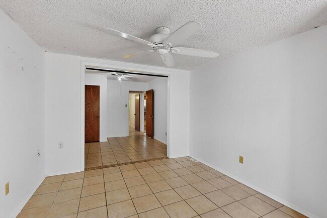 Building Photo - 5180 Fm 972