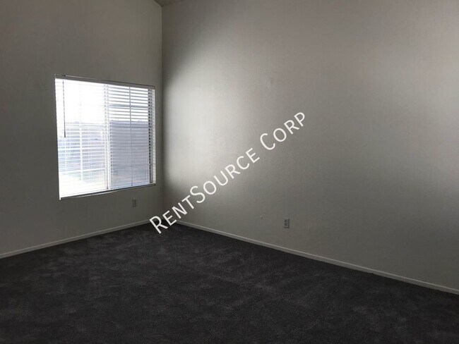 Building Photo - 3156 Discovery Way