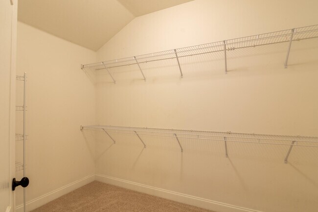 Building Photo - 2053 Dundee Way