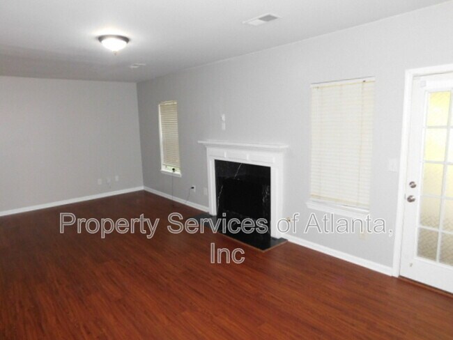 Building Photo - 5147 Round Table Dr