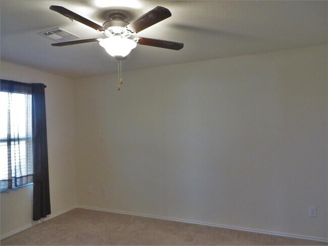 Building Photo - 400 Major Lee Ln