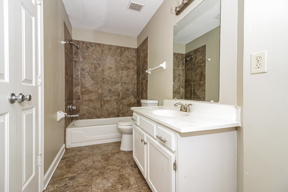 Building Photo - 8220 Glynn Vale Cove S
