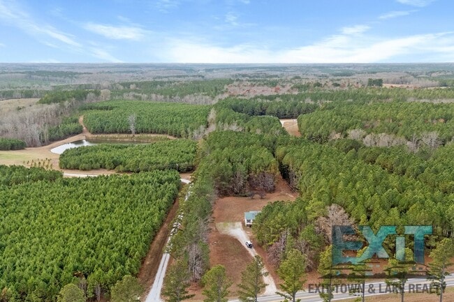 Building Photo - Beautiful Fully Renovated 3 Bed 2 Bath Home