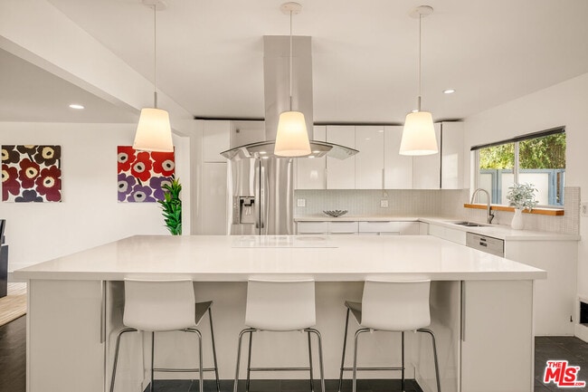 Building Photo - 2388 Kimridge Rd