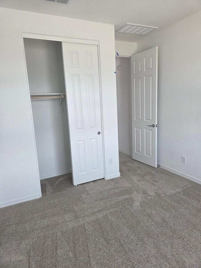 Building Photo - 22457 E Watford Dr