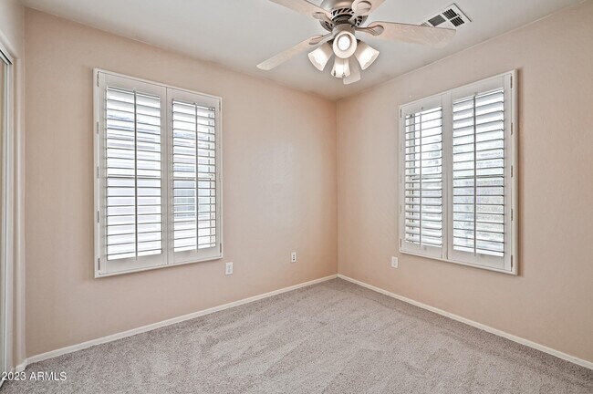 Building Photo - 1559 S Longspur Ln