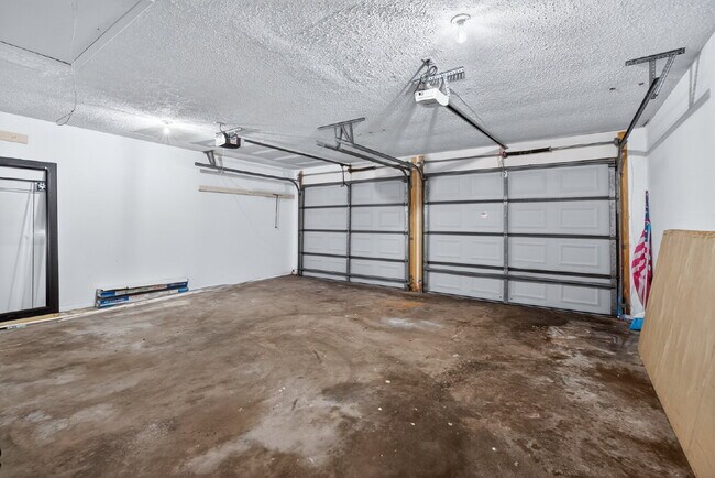 Building Photo - 5 Dorchester Ct