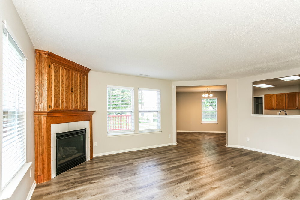 Building Photo - 5739 N Jefferson Dr