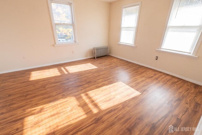 Building Photo - 217 MacArthur Ave