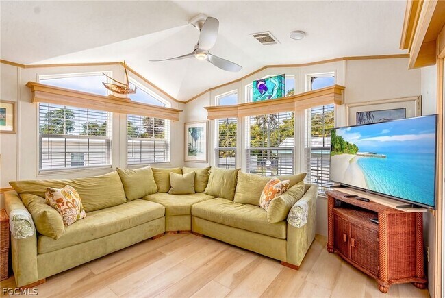 Building Photo - 7270 Pinehurst Rd