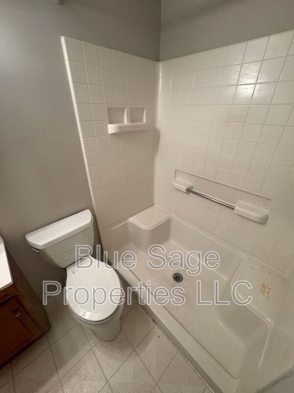 Building Photo - 3418 W 3rd St