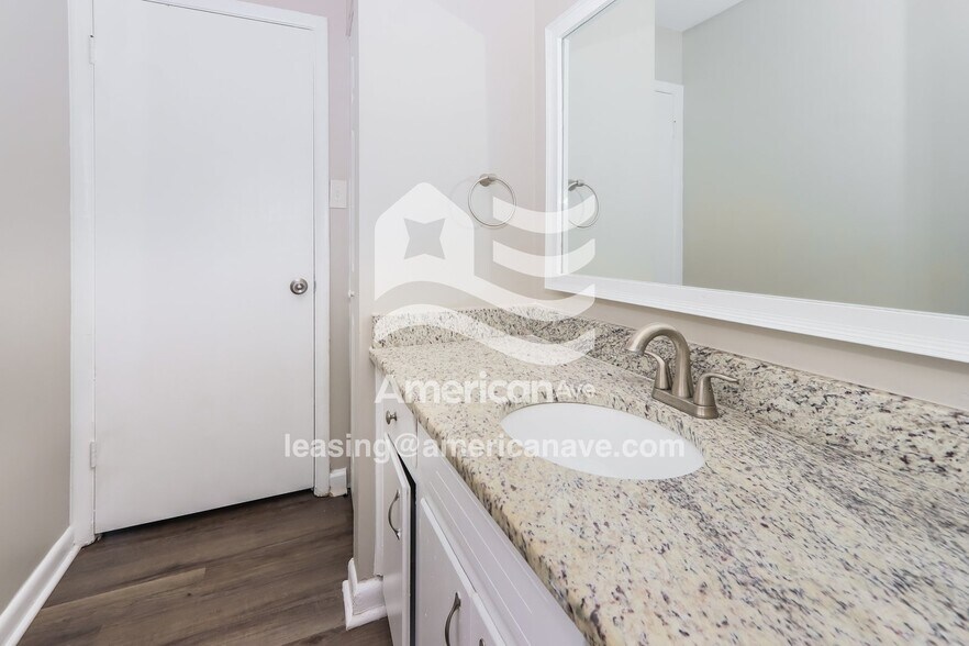 Building Photo - 106 Kingsnoll Dr