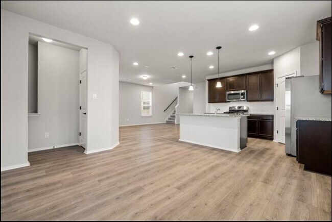 Building Photo - 353 Spiny Lizard Ln