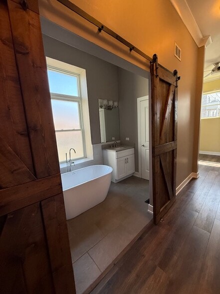 Building Photo - 2309 W Monroe St