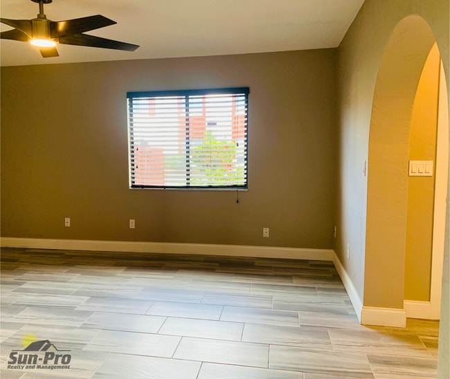 Building Photo - 2089 Oak Meadow Cir