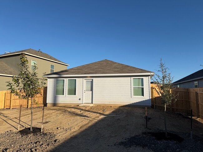 Building Photo - 563 River Run Wy