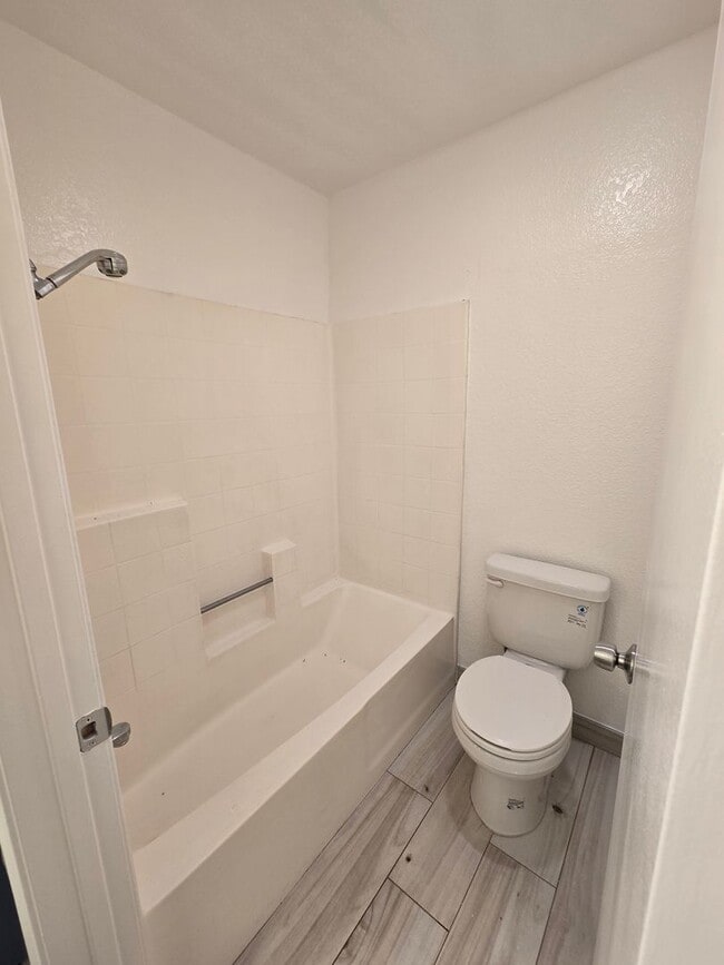 Building Photo - Upgraded 1 bed/ 1 bath Condo in East Orang...