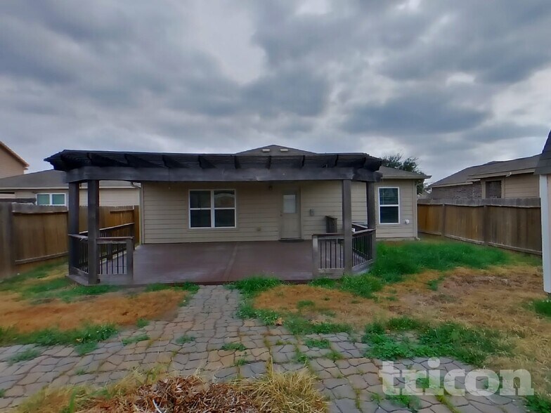 Building Photo - 7007 Capeshaw