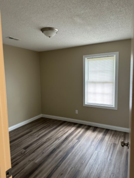 Building Photo - 144 Scenic Dr