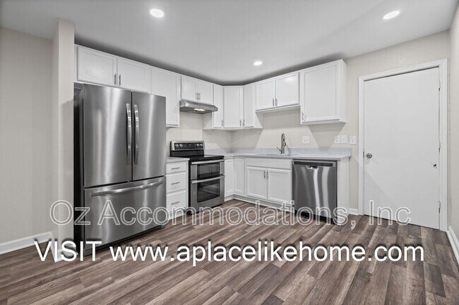 Building Photo - 13909 Falkirk Cir