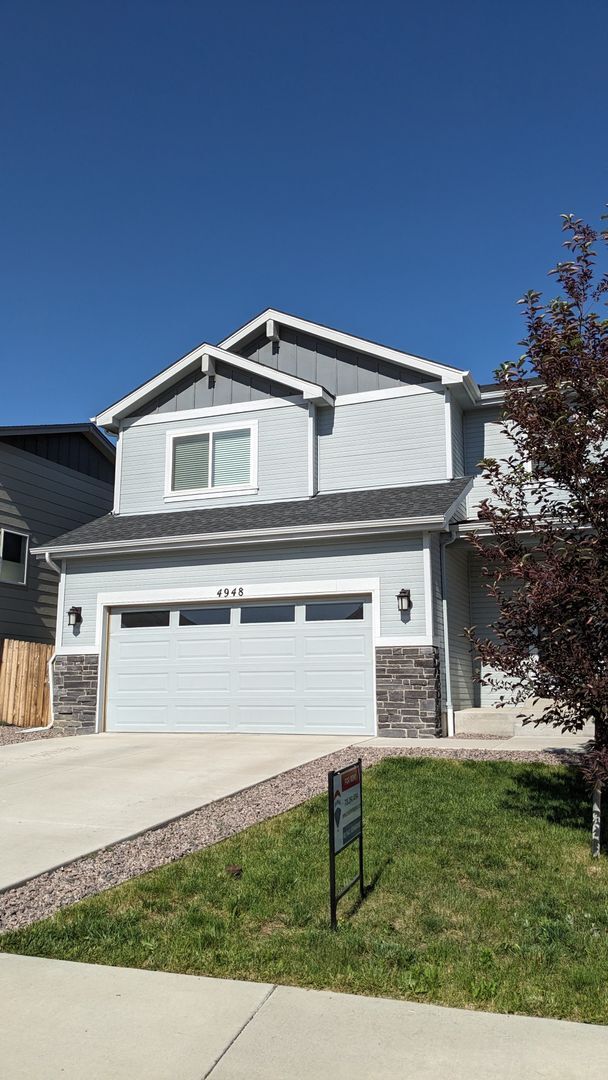 Primary Photo - BEAUTIFUL TWO STORY 4 BDRM 4 BATH HOME WIT...