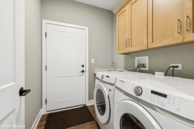 Building Photo - 534 Sudbury Cir