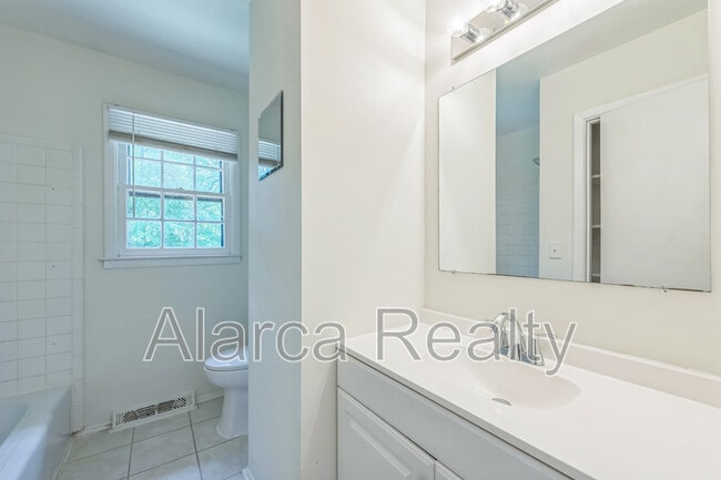 Building Photo - 7024 Milport Pl