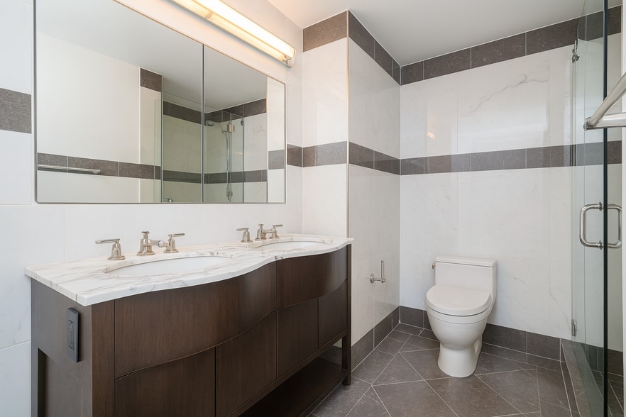 Building Photo - 32 W 87th St