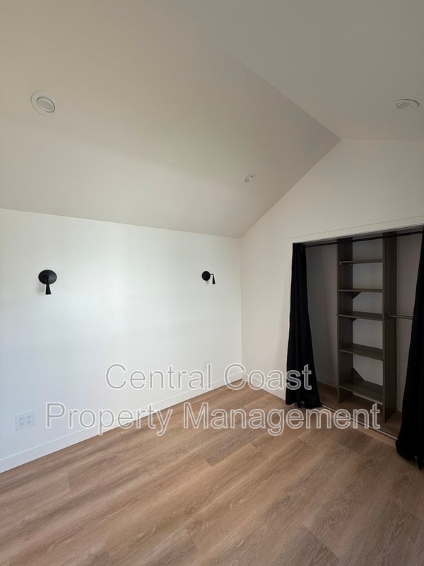 Building Photo - 404 Grand Ave