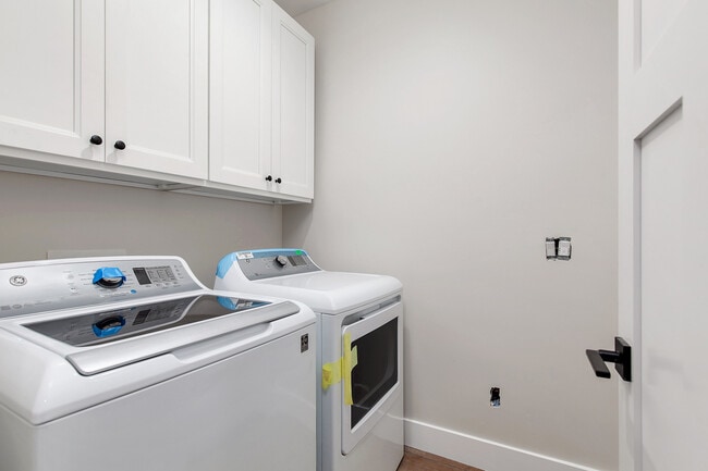 Building Photo - 3318 Fourth Ave