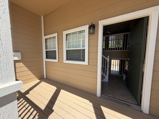 Building Photo - 556 Moray Way