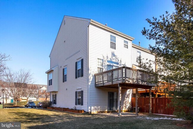 Building Photo - 100 Penwick Cir