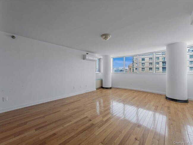 Building Photo - 133-38 Sanford Ave