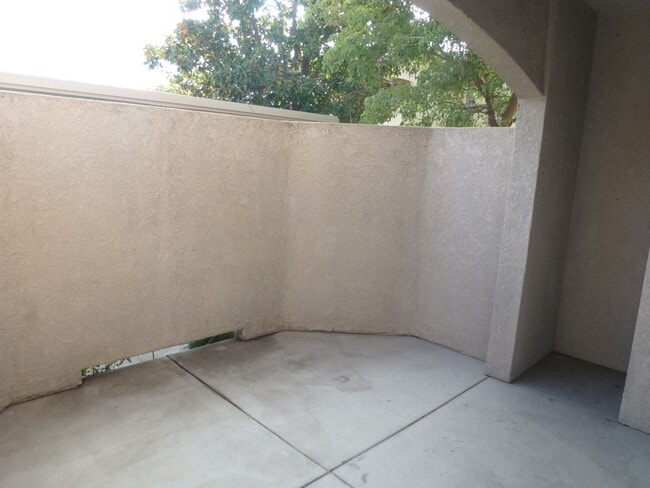 Building Photo - Beautiful Condominium in Gated Community i...