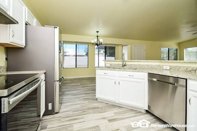 Building Photo - Spacious updated 3 Bed, 2 Bath home in Tuc...