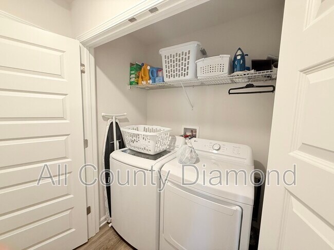 Building Photo - 5116 Sienna Dr