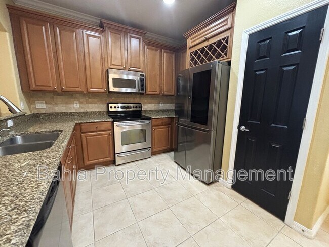 Building Photo - 14120 Oakham St